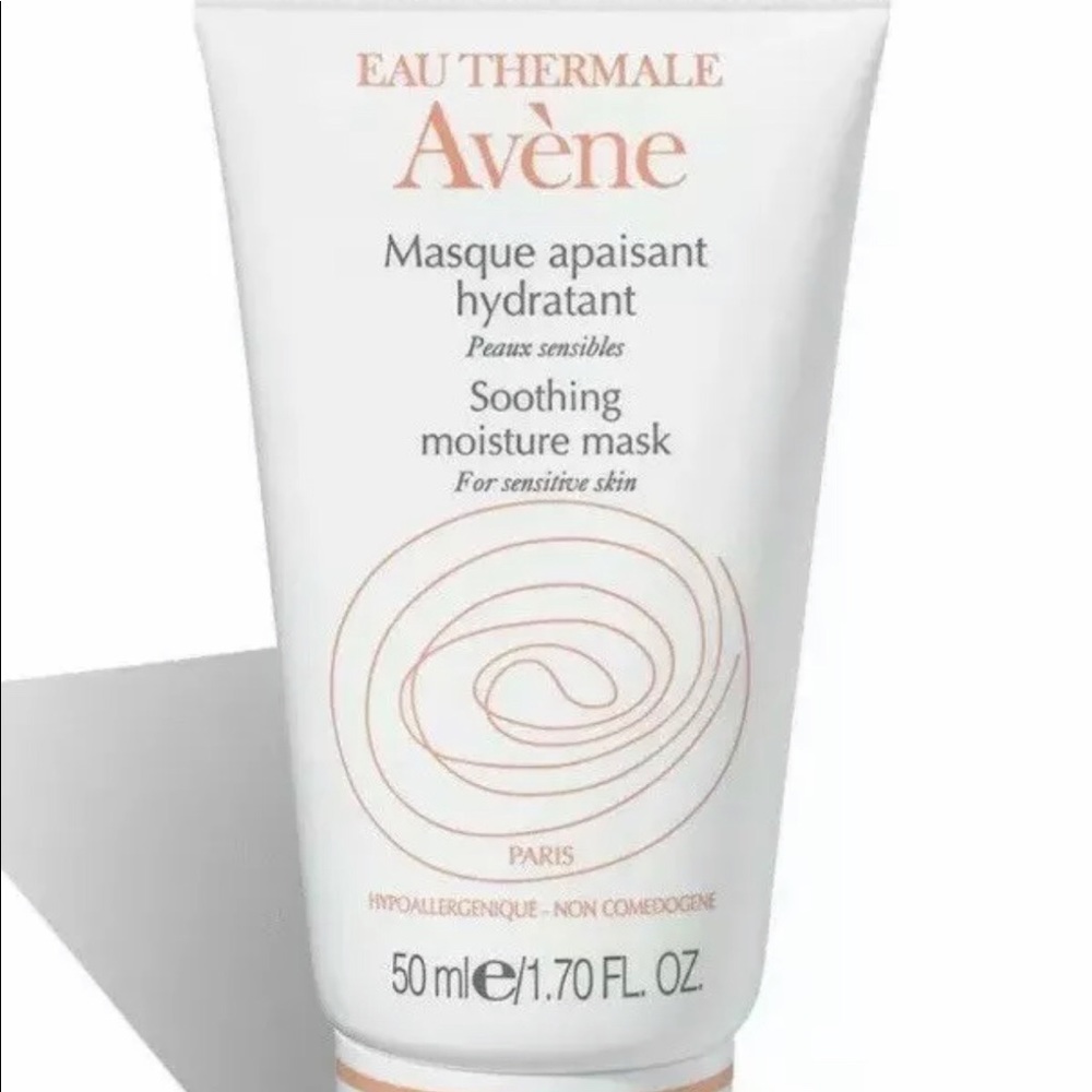 Woman’s Avène Masque Apaisant Hydratnt